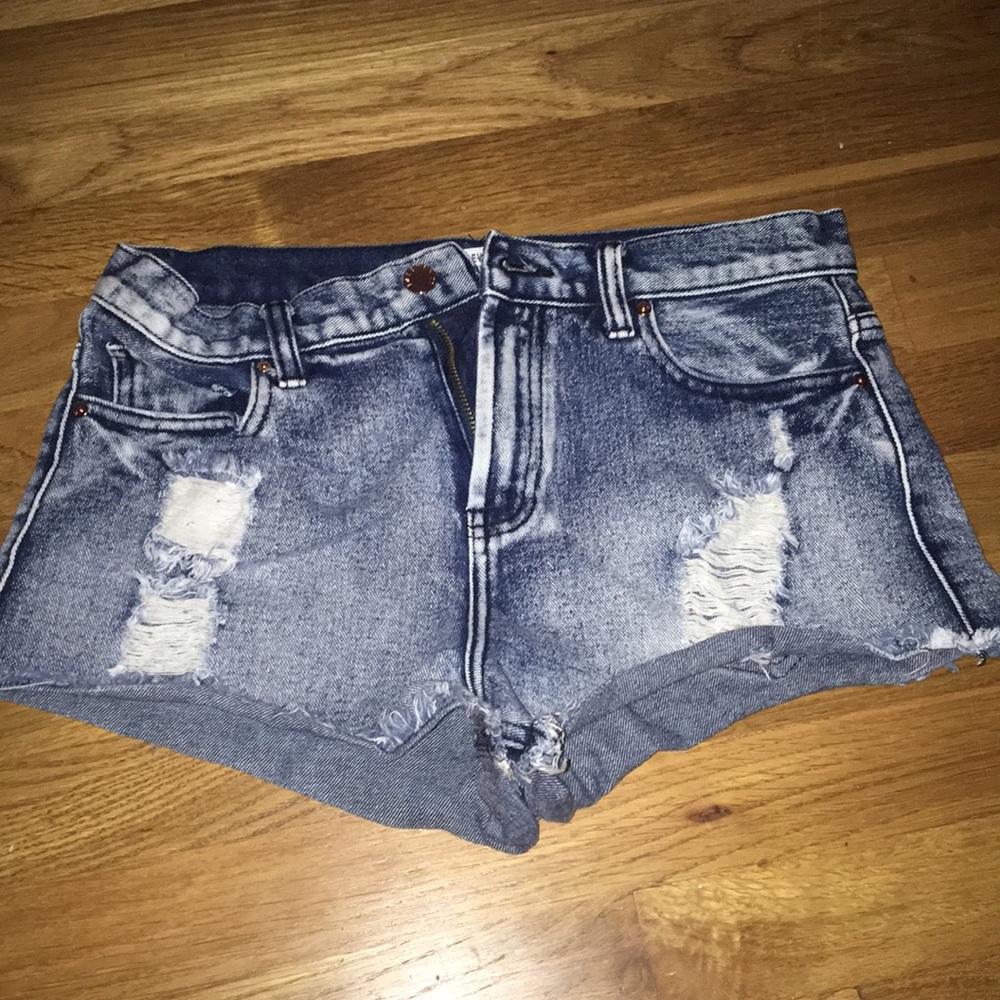 Forever 21 jean shorts size 27
